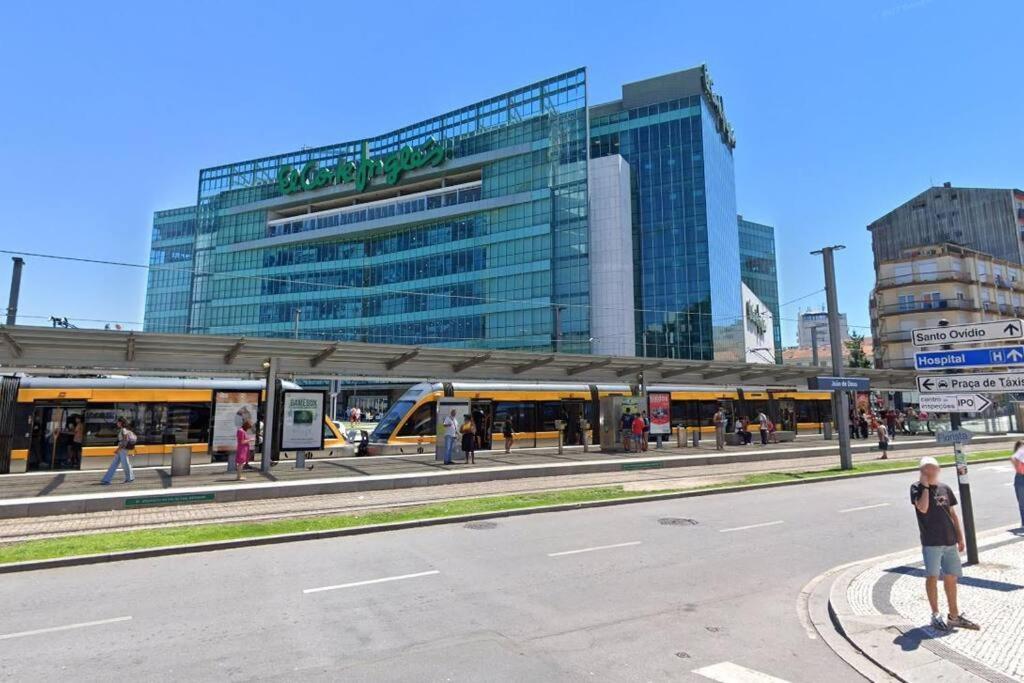 Ao Lado Da Estacao Do Metro! Apartment Vila Nova de Gaia Exterior photo